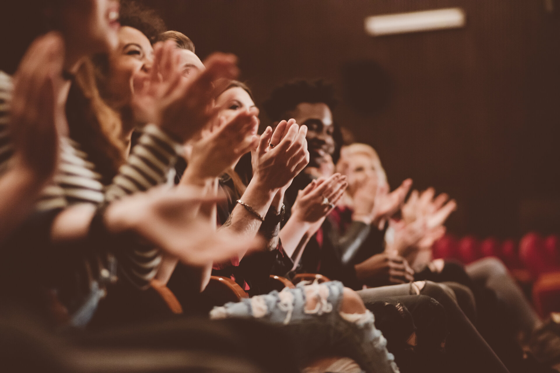 people applauding